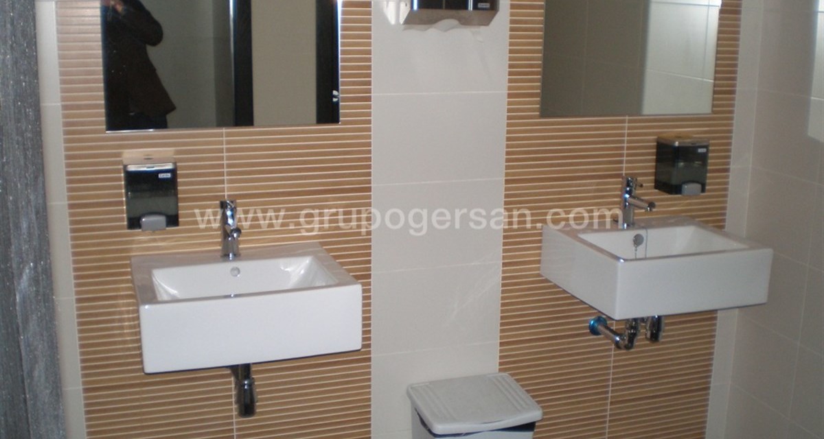 REFORMA DE LOCAL COMERCIAL RESTAURANTE L'ANGOLO DIVINO