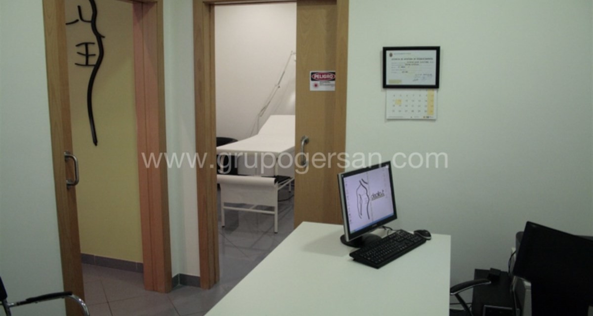 SLIDER REFORMA DE LOCAL COMERCIAL EN ELCHE - ALICANTE PARA CLÍNICA DE DEPILACIÓN LÁSER DEPILA-T