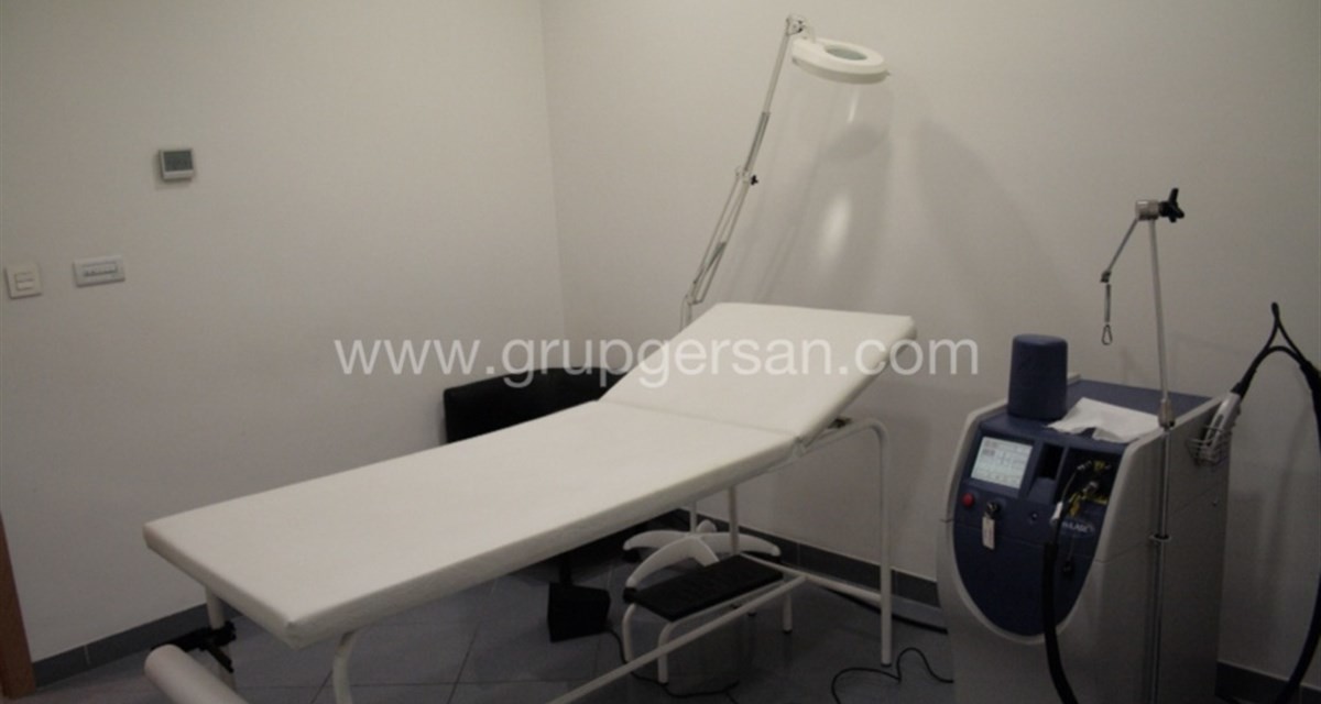 SLIDER REFORMA DE LOCAL COMERCIAL EN ELCHE - ALICANTE PARA CLÍNICA DE DEPILACIÓN LÁSER DEPILA-T